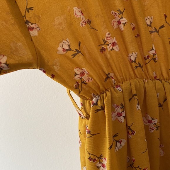 Dress - Picture 3 of 4